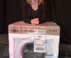 Die nagelneue Waschmaschine, von EP Eletrik Vacha gestiftet, erhielt Jennifer Bohaboi.
